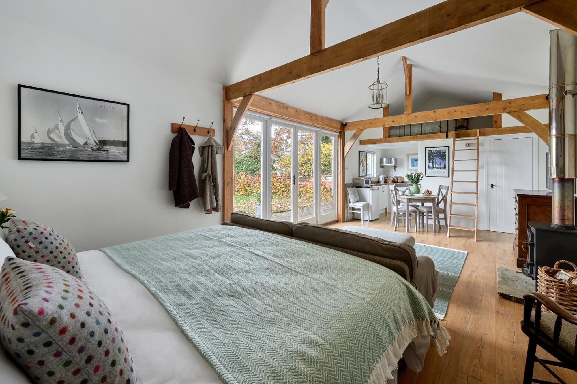Stunning Cabin With Incredible Views Near Goodwood Rogate 외부 사진