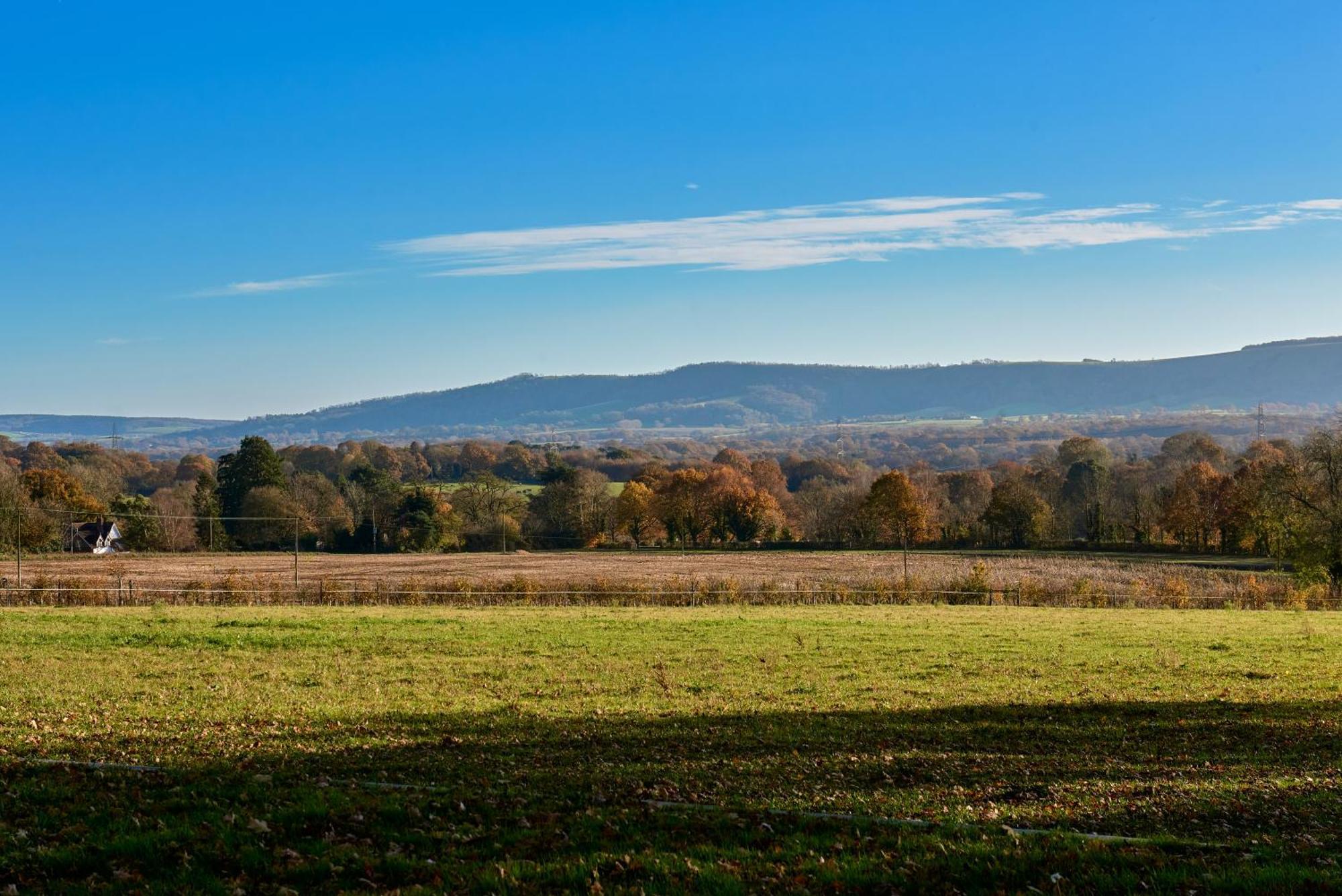 Stunning Cabin With Incredible Views Near Goodwood Rogate 외부 사진